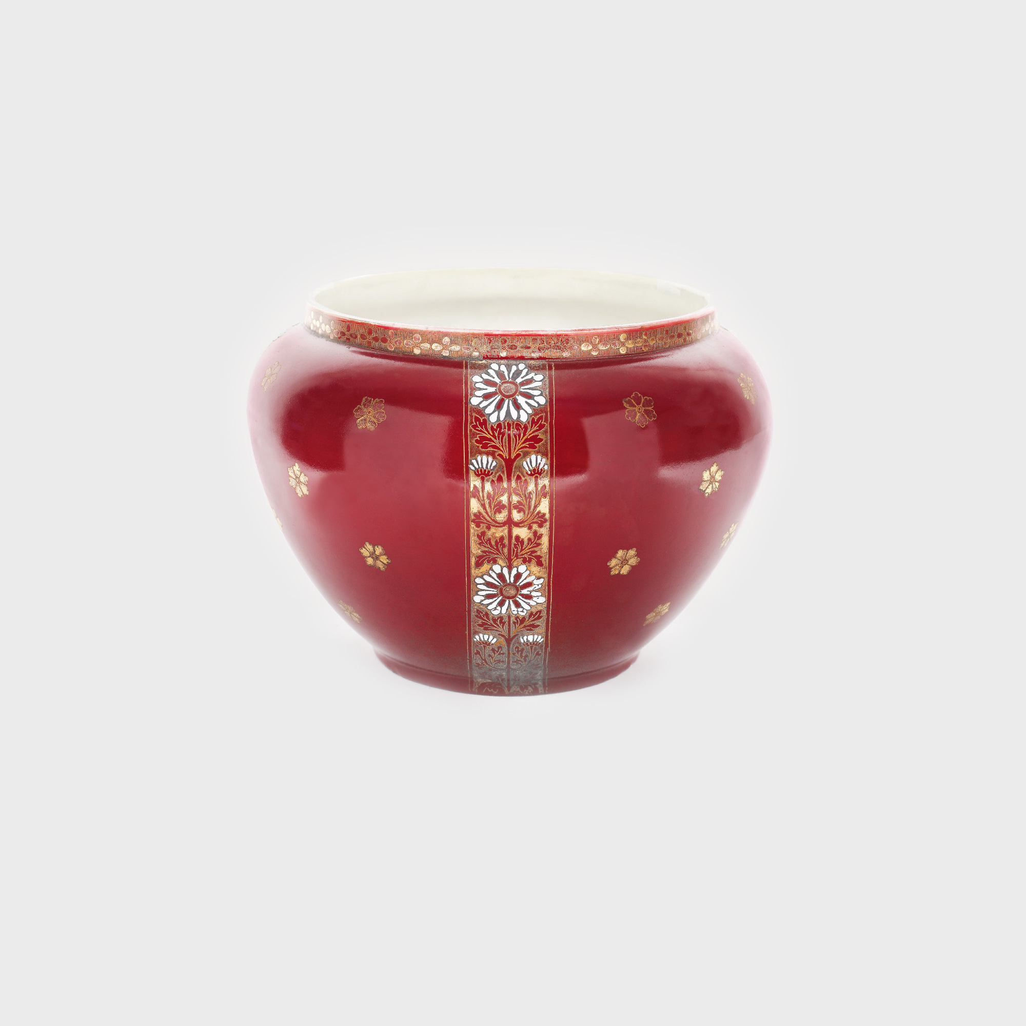 Cache-pot din faianță, pictat cu flori de crizantemă și aur, 1900-1910