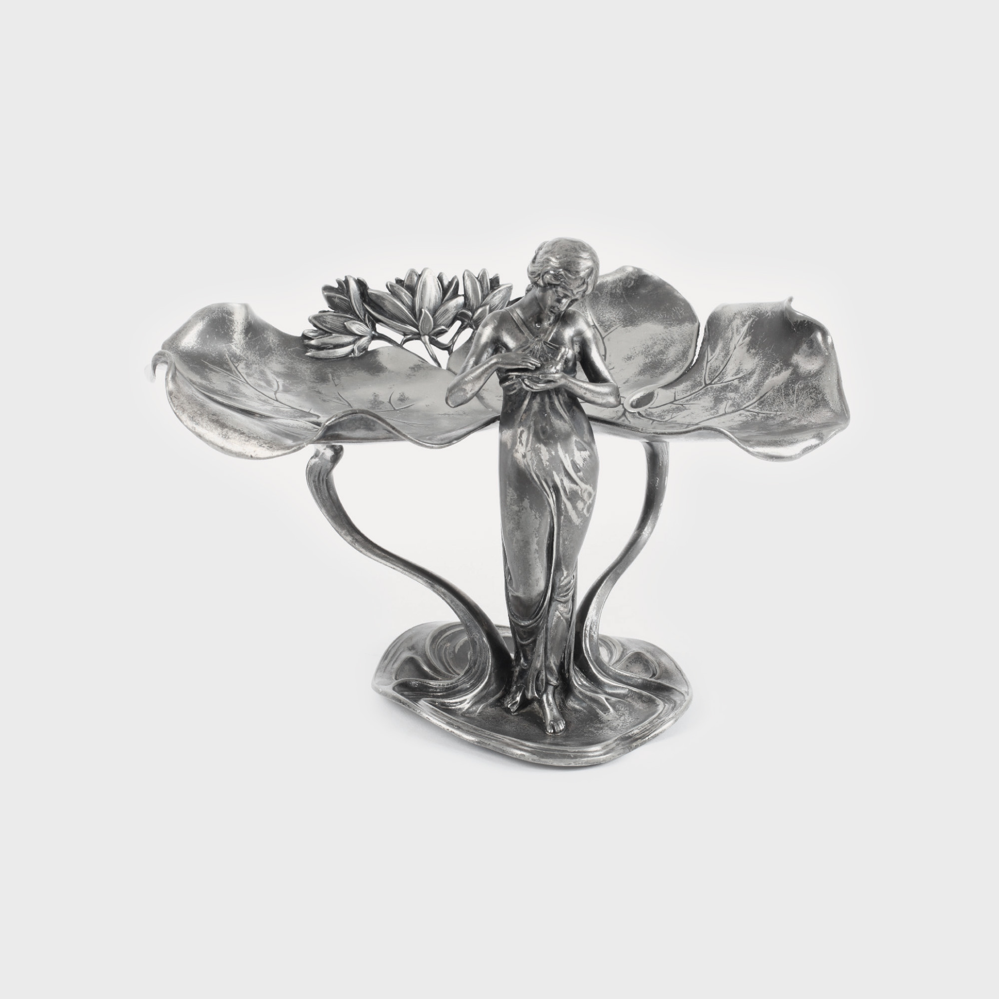 Grațioasă fructieră argintată WMF, decorată cu naiadă și frunze de nufăr, 1906-1910