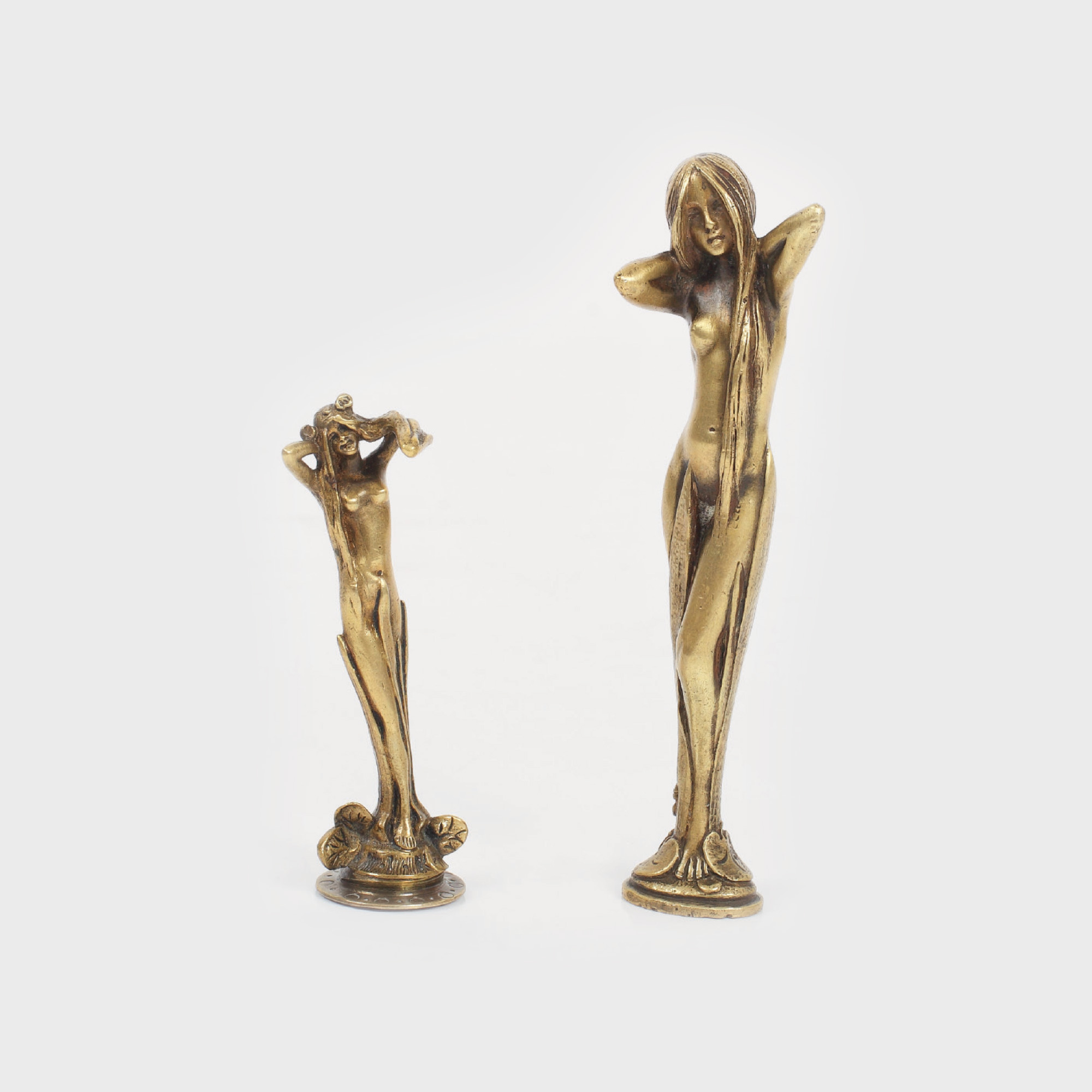 Set de sigilii din bronz, stil Art Nouveau, decorate cu nuduri feminine, 1900-1910
