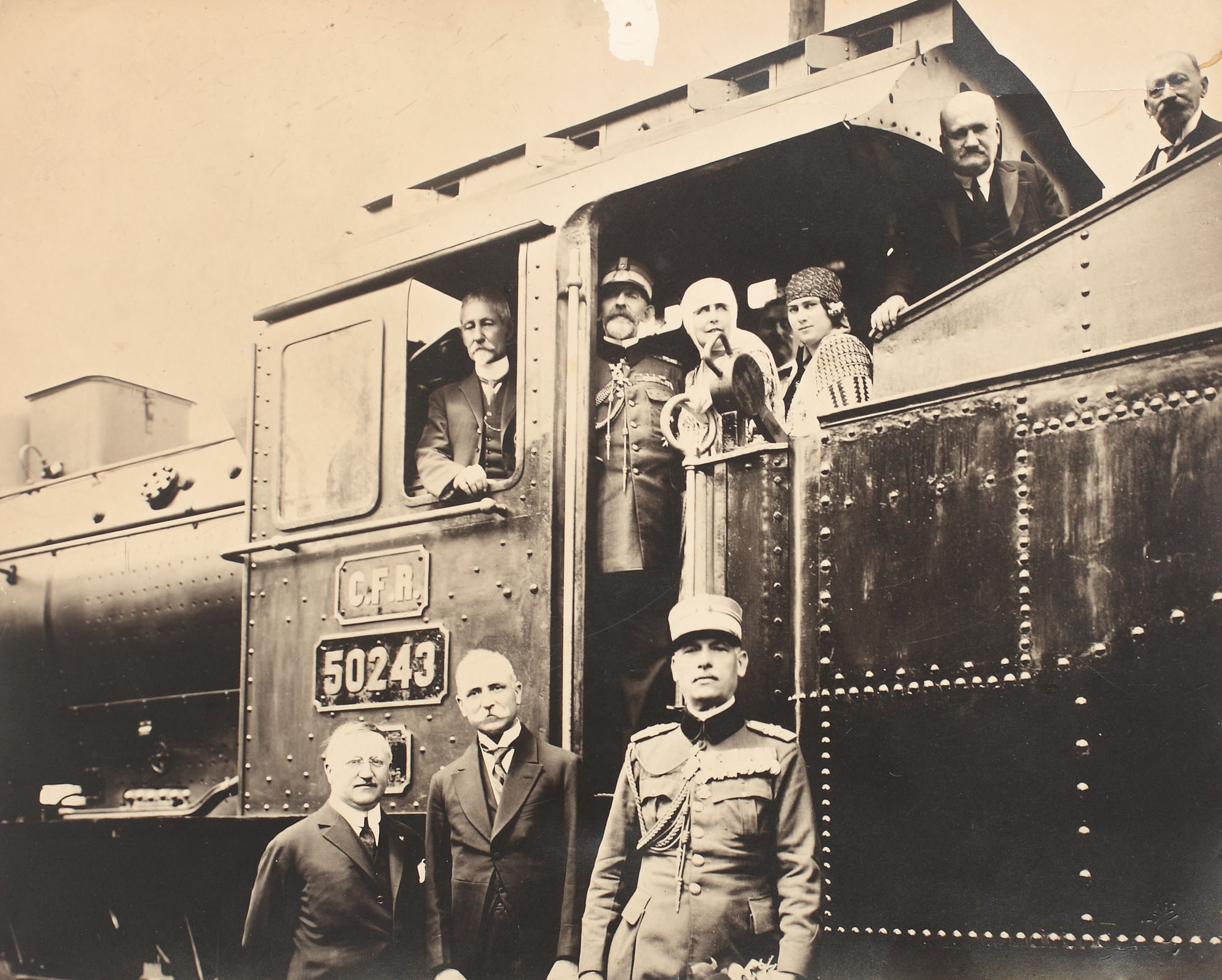 Regina Maria, Regele Ferdinand și generalul Alexandru Averescu, anii '20