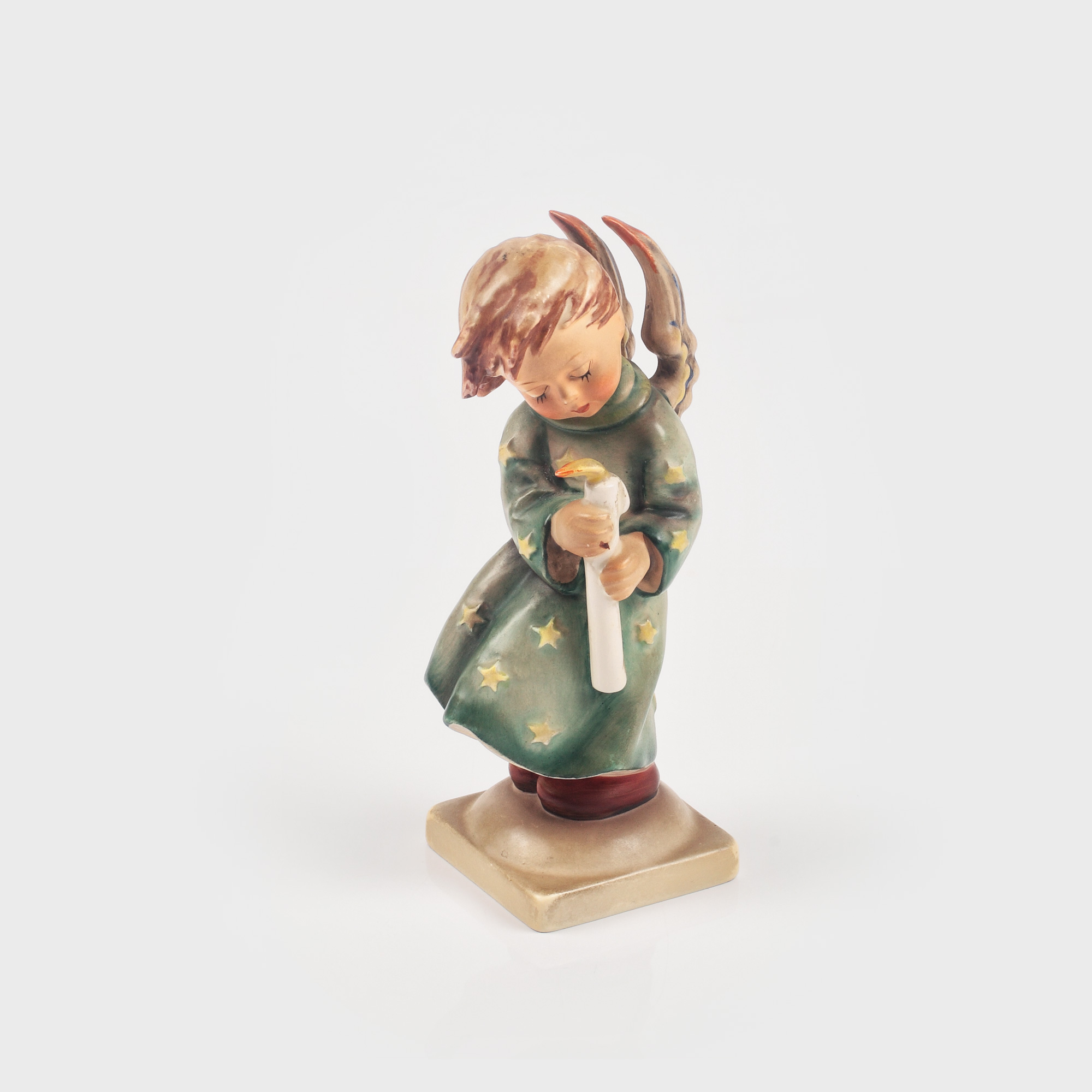 Figurină din porțelan pictat Goebel & Hummel, reprezentând un îngeraș, anii '60