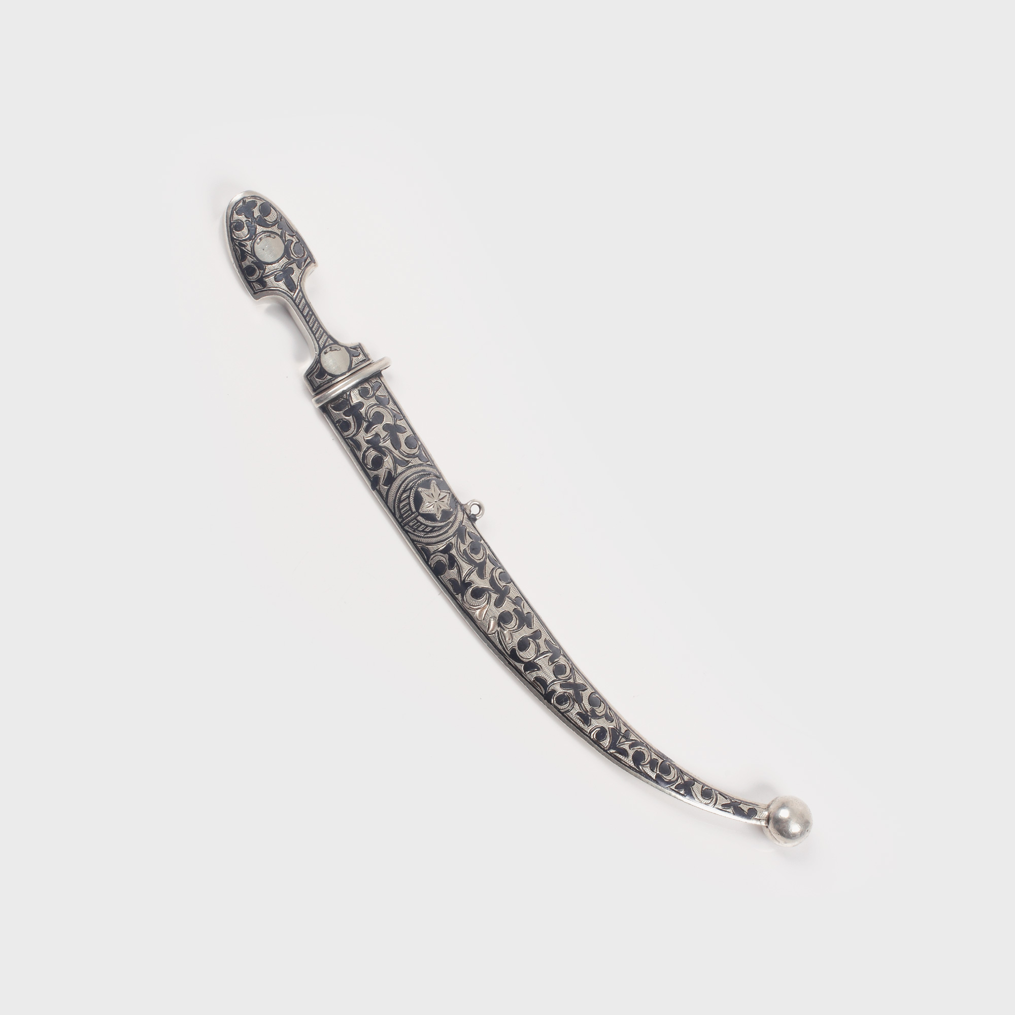 Coupe-papier din argint, reprezentând un iatagan, cca. 1882, piesă de colecție