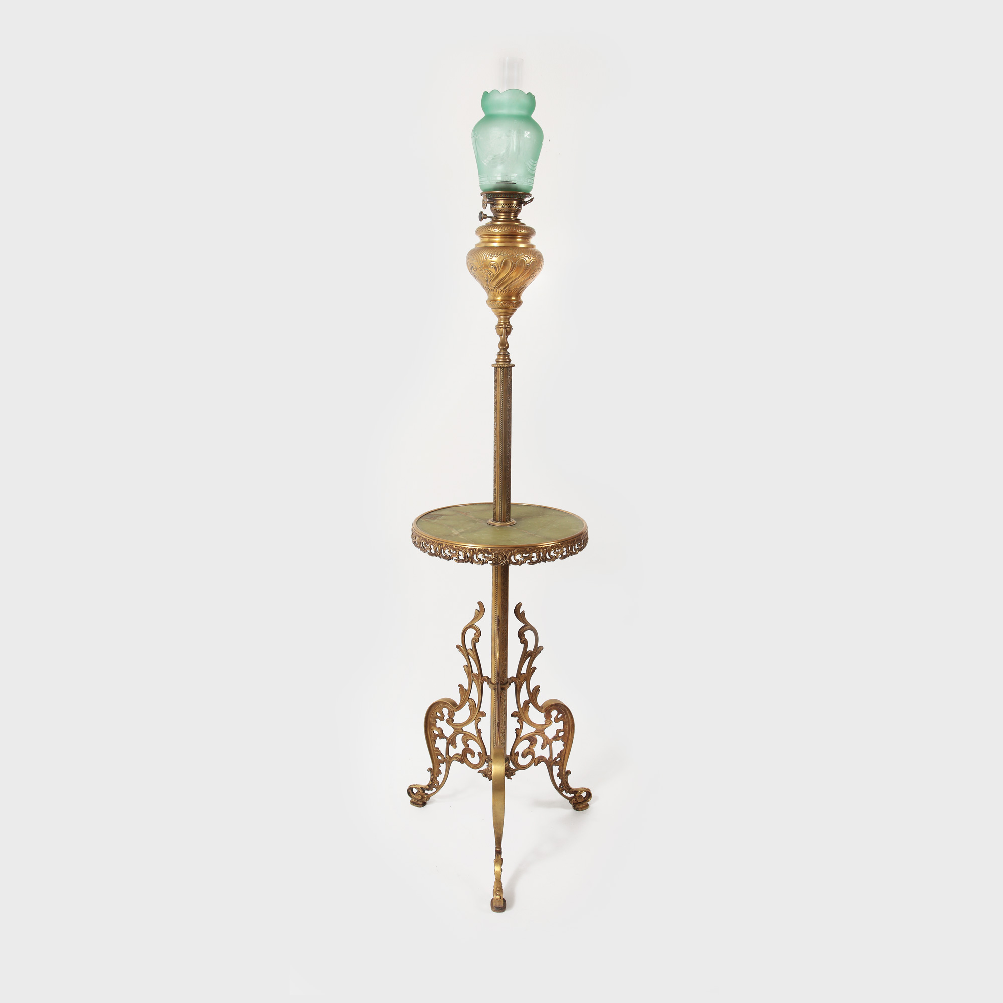 Lampă cu gaz, telescopică, decorată cu motive Rocaille și onix verde, piesă decorativă de salon, începutul sec. XX