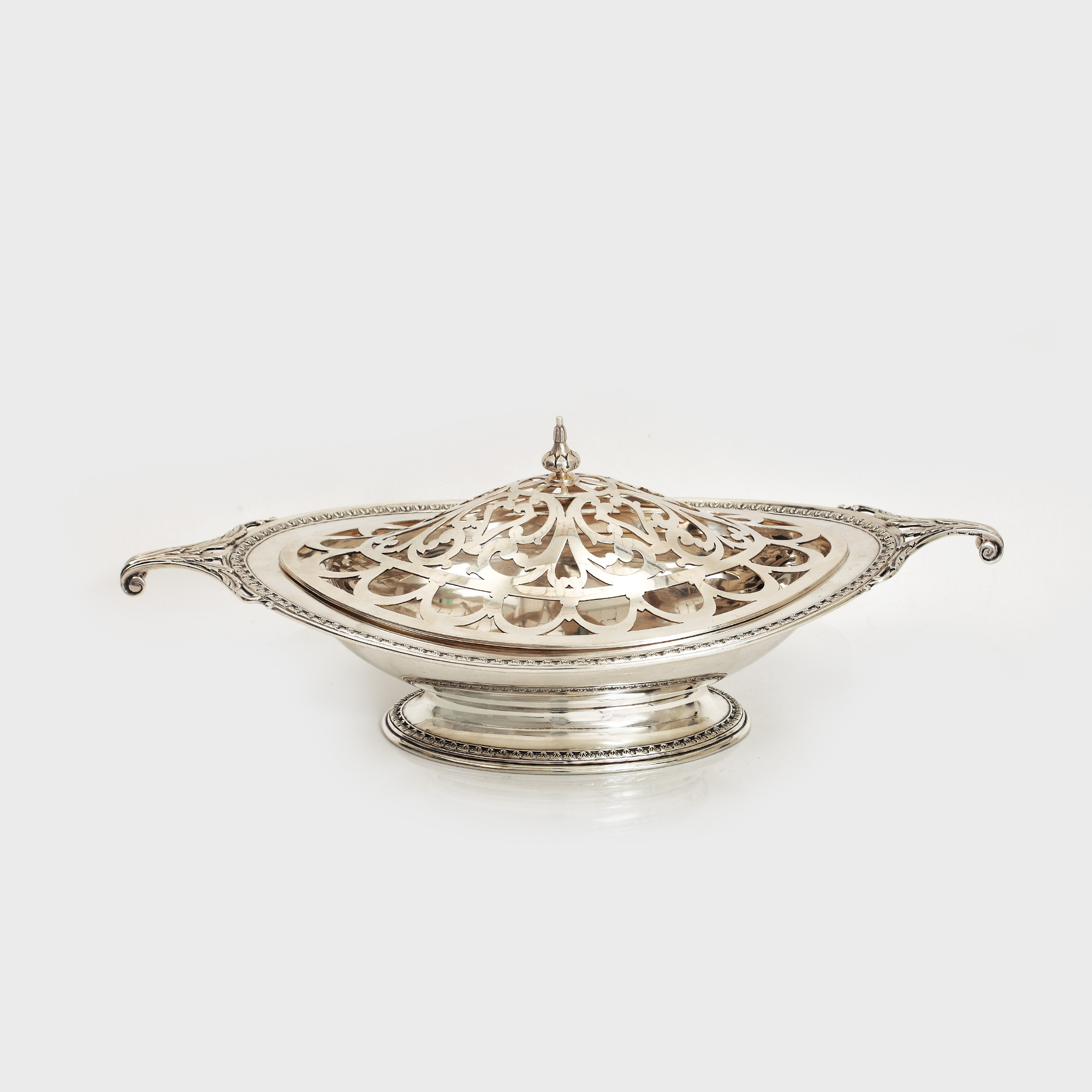 Buchetieră germană din argint (poate fi folosită și drept brûle-parfum), stil Neo-clasic, 1880-1905
