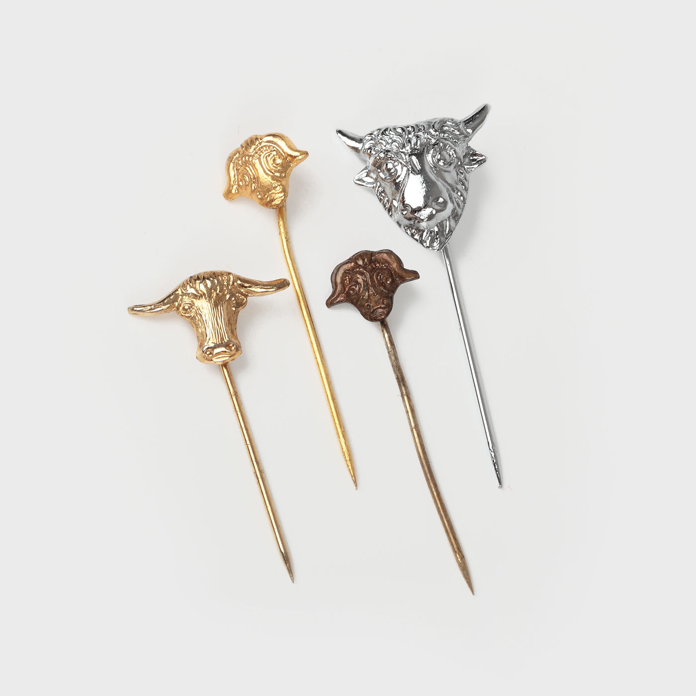 Lot de 4 ace de rever, decorate cu simbolul masonic al capului de bivol