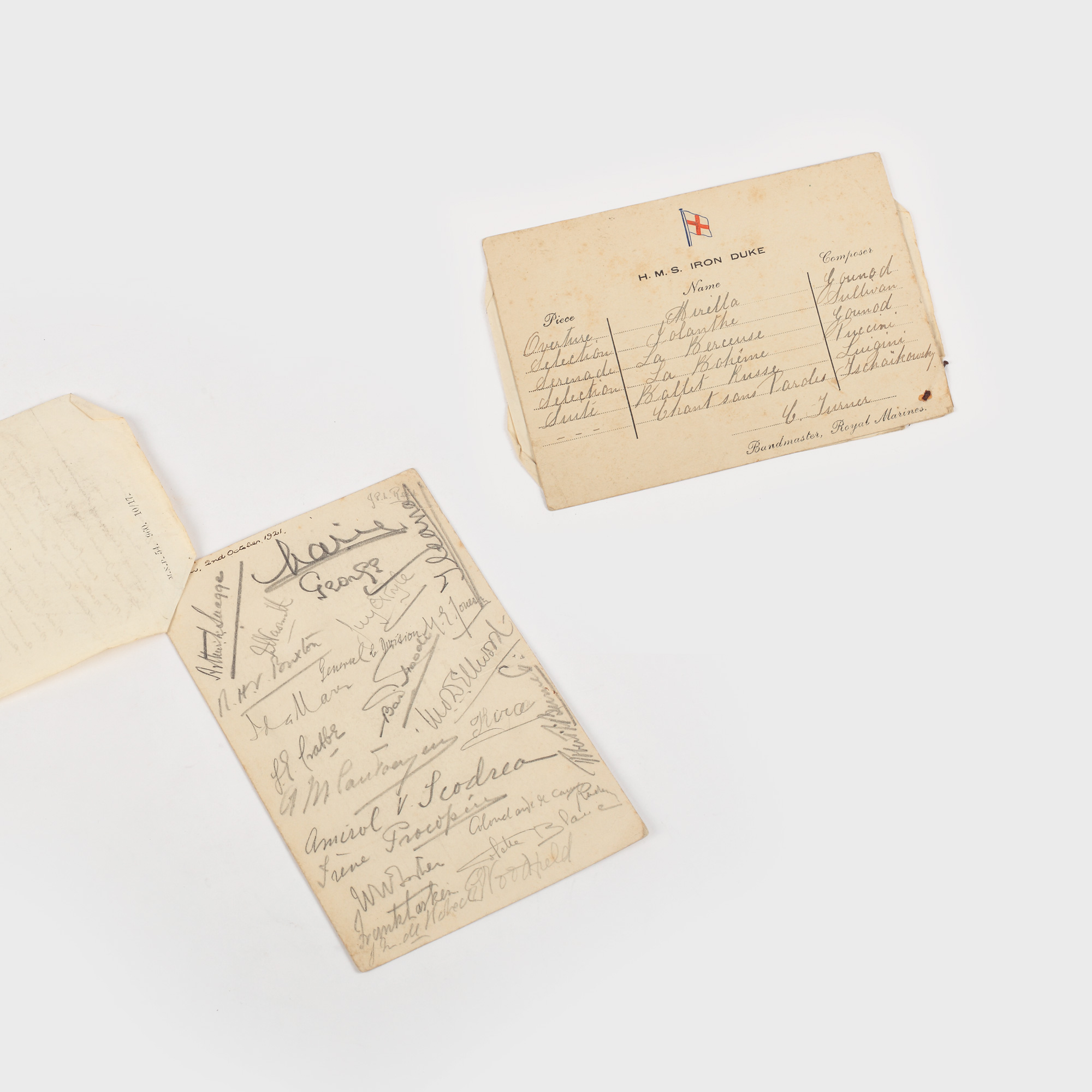 Manuscris cu semnături olografe ale persoanelor de la bordul navei HMS Iron Duke, inclusiv ale Reginei Maria și principesei Ileana