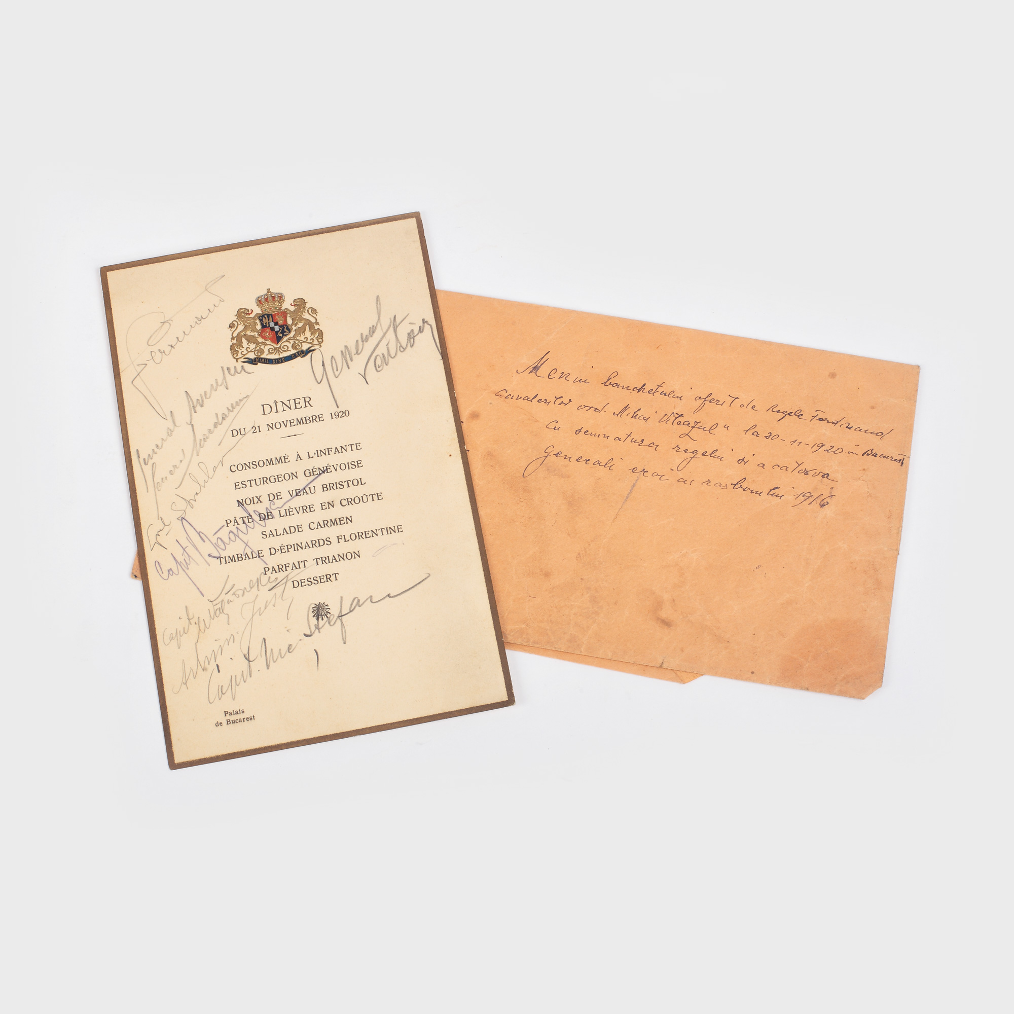 Meniul dineului organizat de Regele Ferdinand în onoarea cavalerilor ordinului "Mihai Viteazul", cu semnătura olografă a regelui, 1920, în plicul original