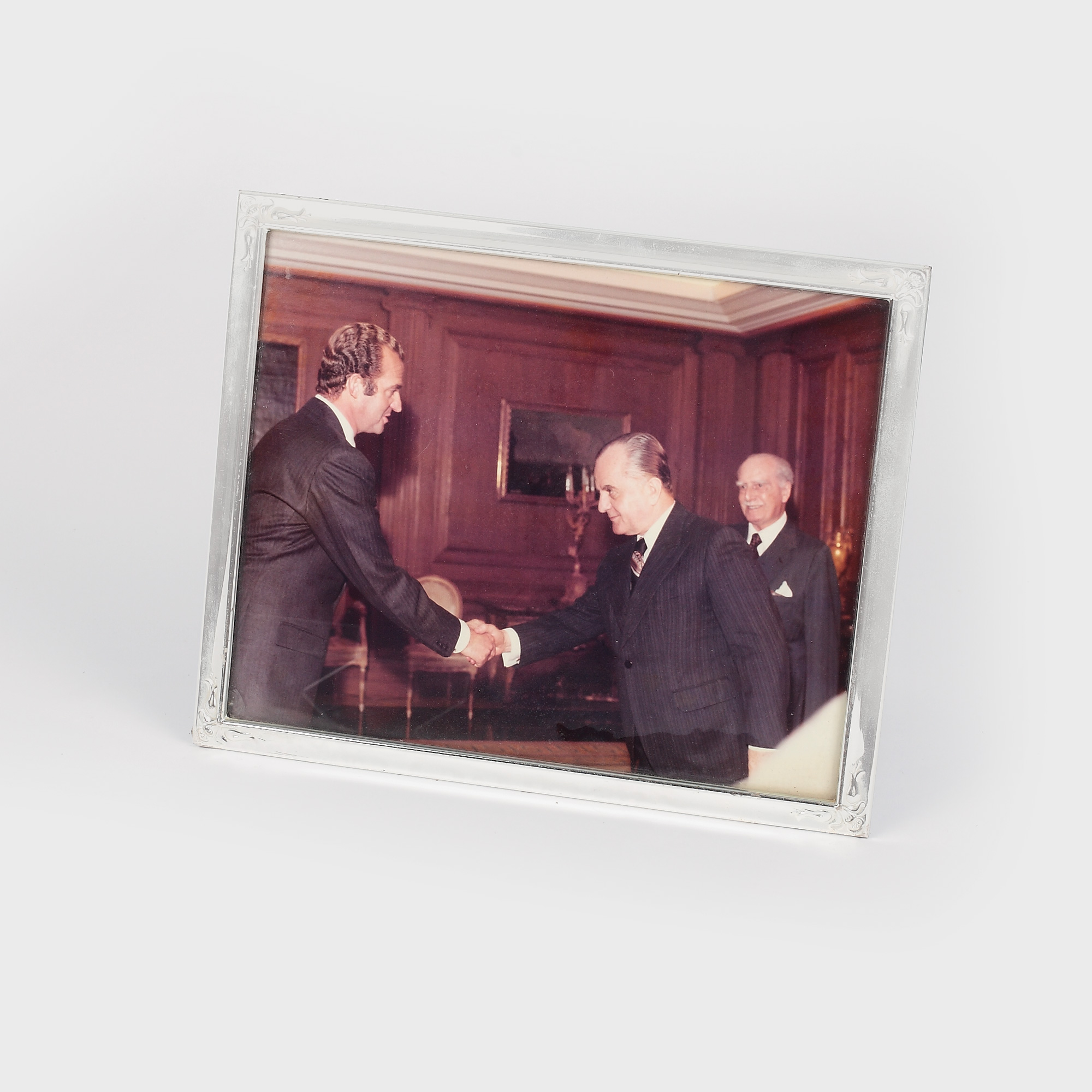 Fotografie cu Regele Juan Carlos al Spaniei şi George Macovescu