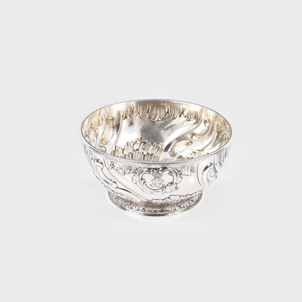 Vas Neo-rococo din argint Moritz Elimeyer, pentru punch, monogramat, a aparținut unei familii regale, cca. 1890