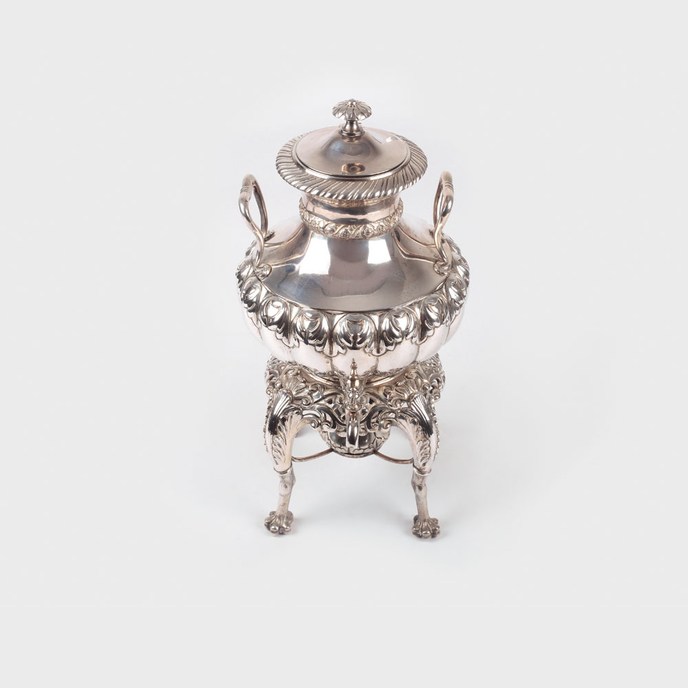 Samovar din argint Knight, decorat cu frunze de acant, sfârşitul sec. XIX