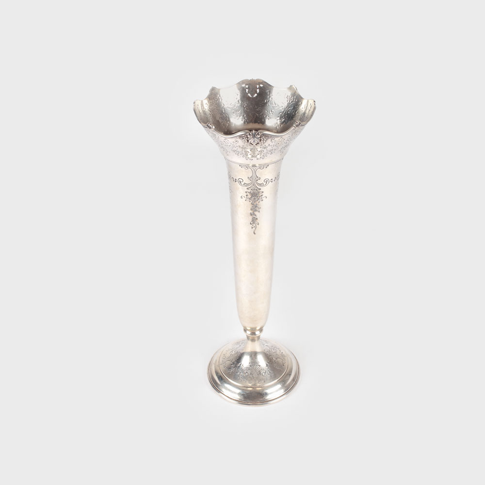 Elegant vas soliflor din argint Mattheus, începutul sec. XX