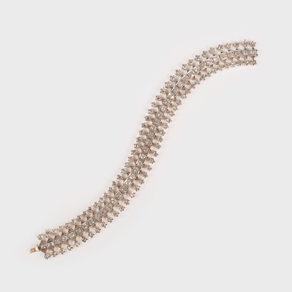 "Tulipe de diamant" - excepţională brăţară din aur, decorată cu diamante, sfârşitul sec. XIX