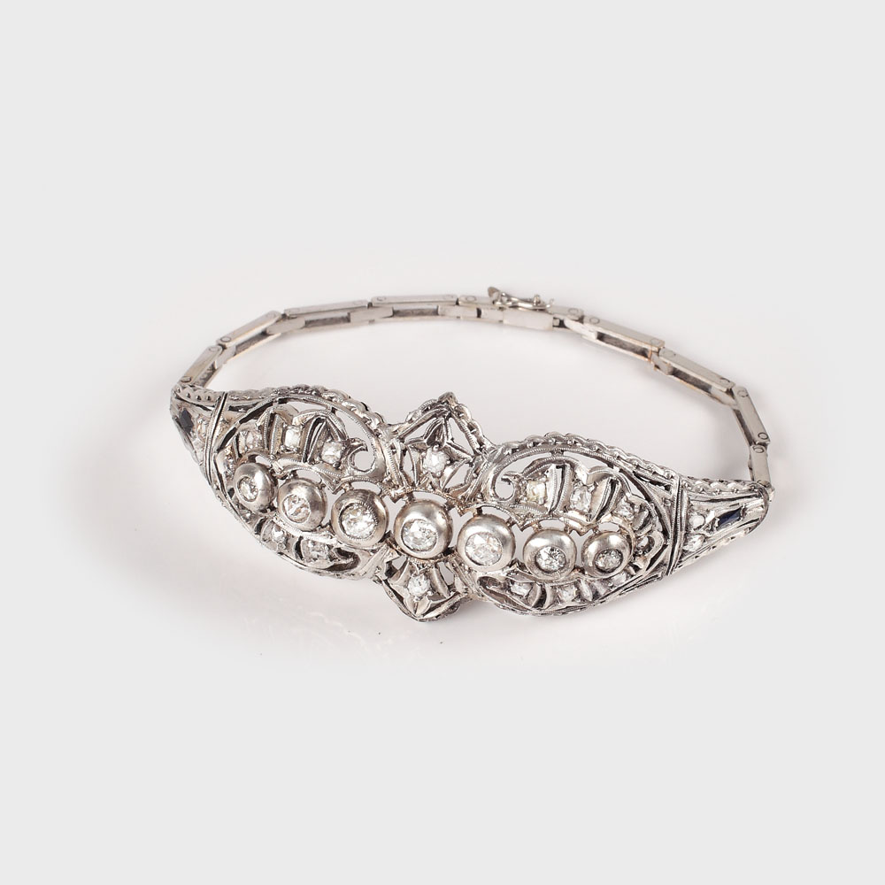 Brățară Art Deco din platină, decorată cu diamante și safire, cca. 1930