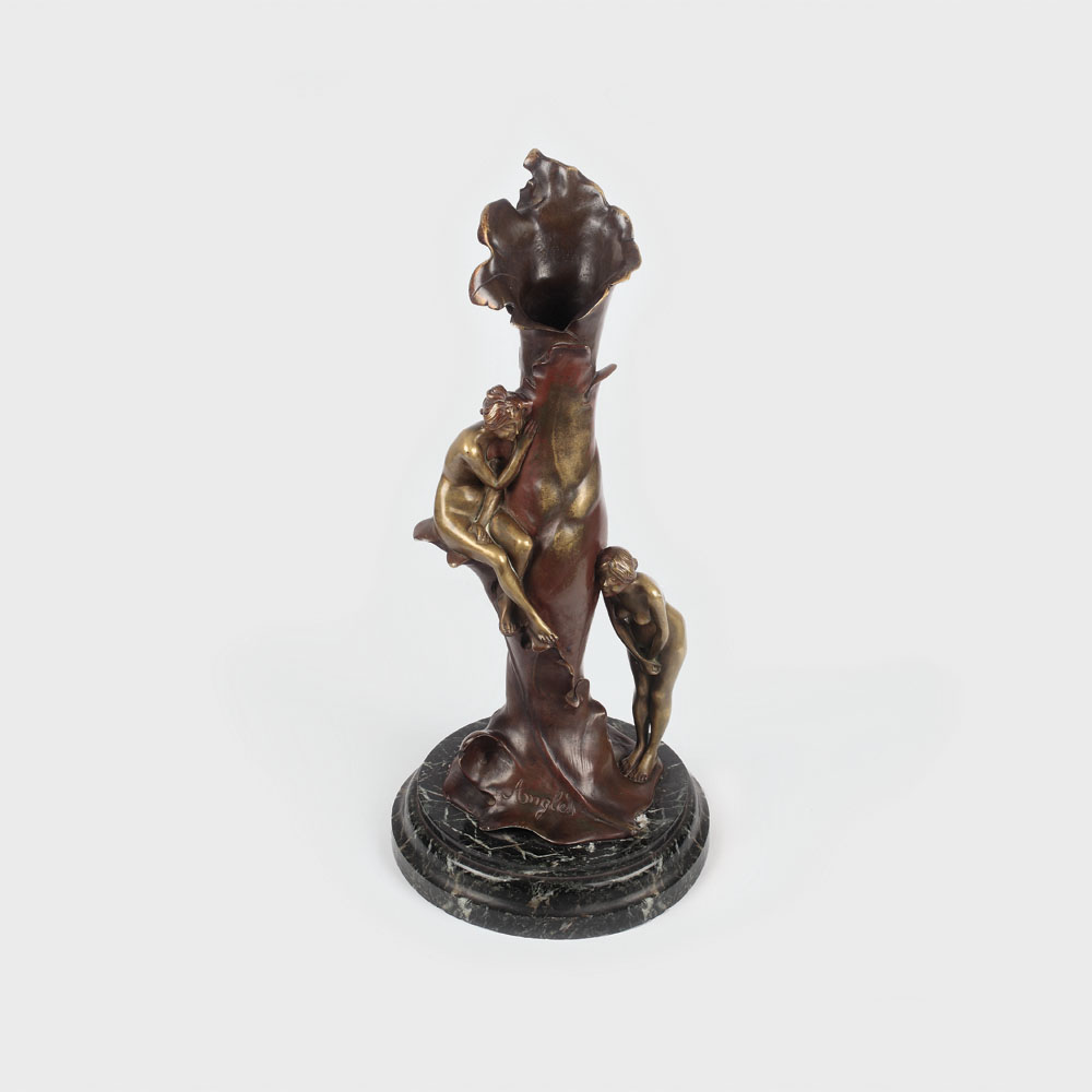 Rafinat vas decorativ Art Nouveau "De-a v-ați ascunselea", sculptor Joaquin Anglès, cca. 1900, piesă de colecție