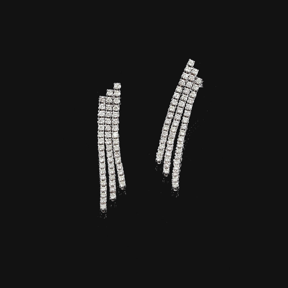 Eleganți cercei de seară din aur alb, decorați cu șiruri de diamante