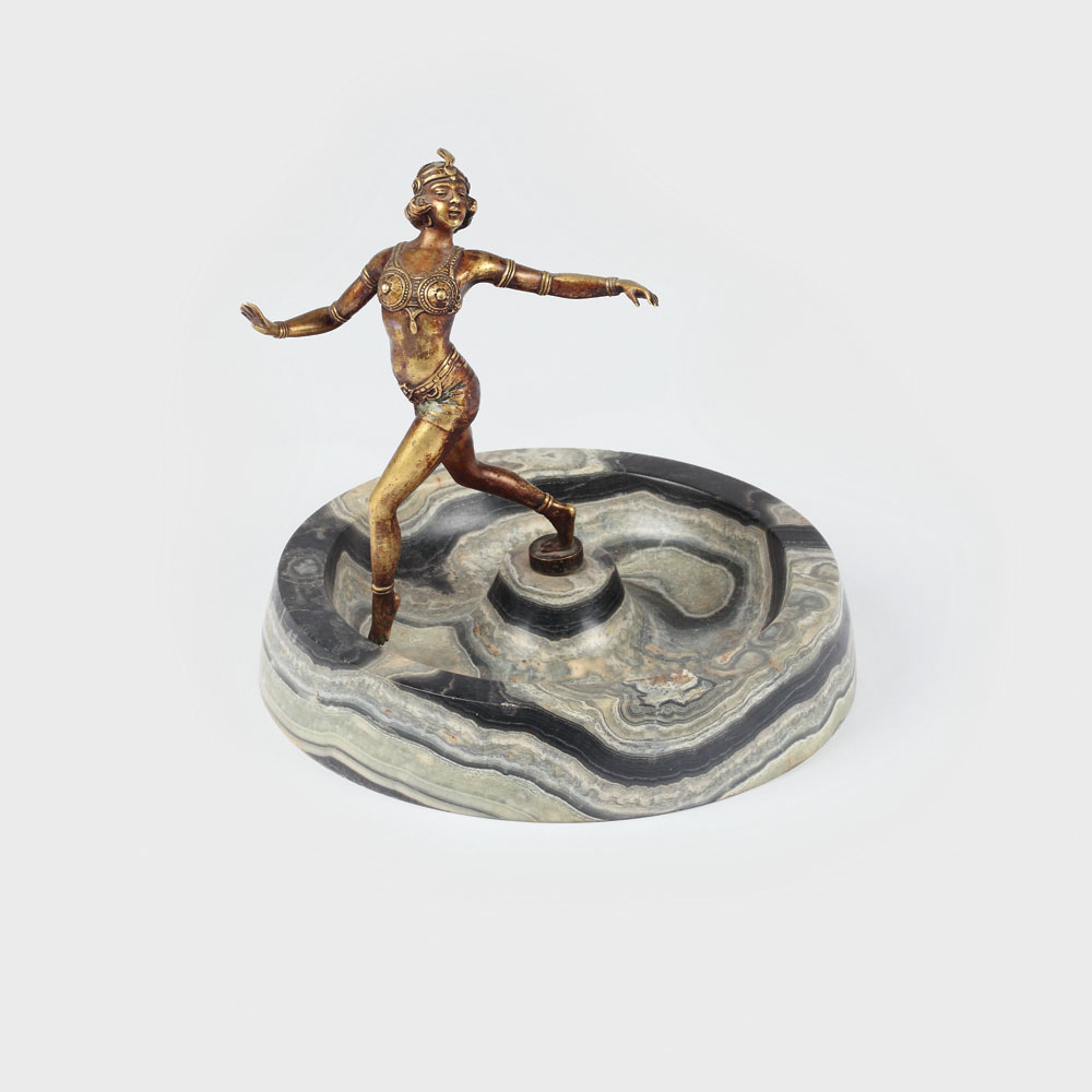 Vide-poche Art Deco din onix, decorat cu dansatoare orientală din bronz, cca. 1930