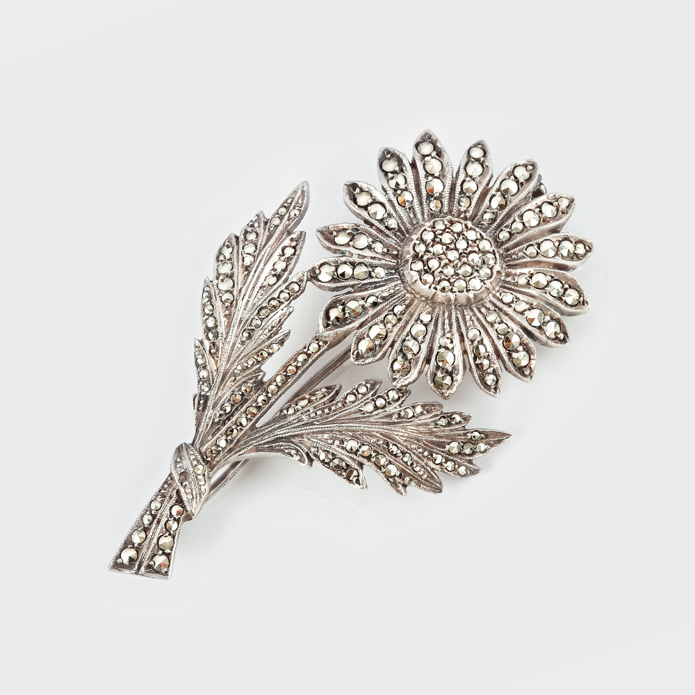 Broșă din argint, pavată cu marcasite, cca 1920