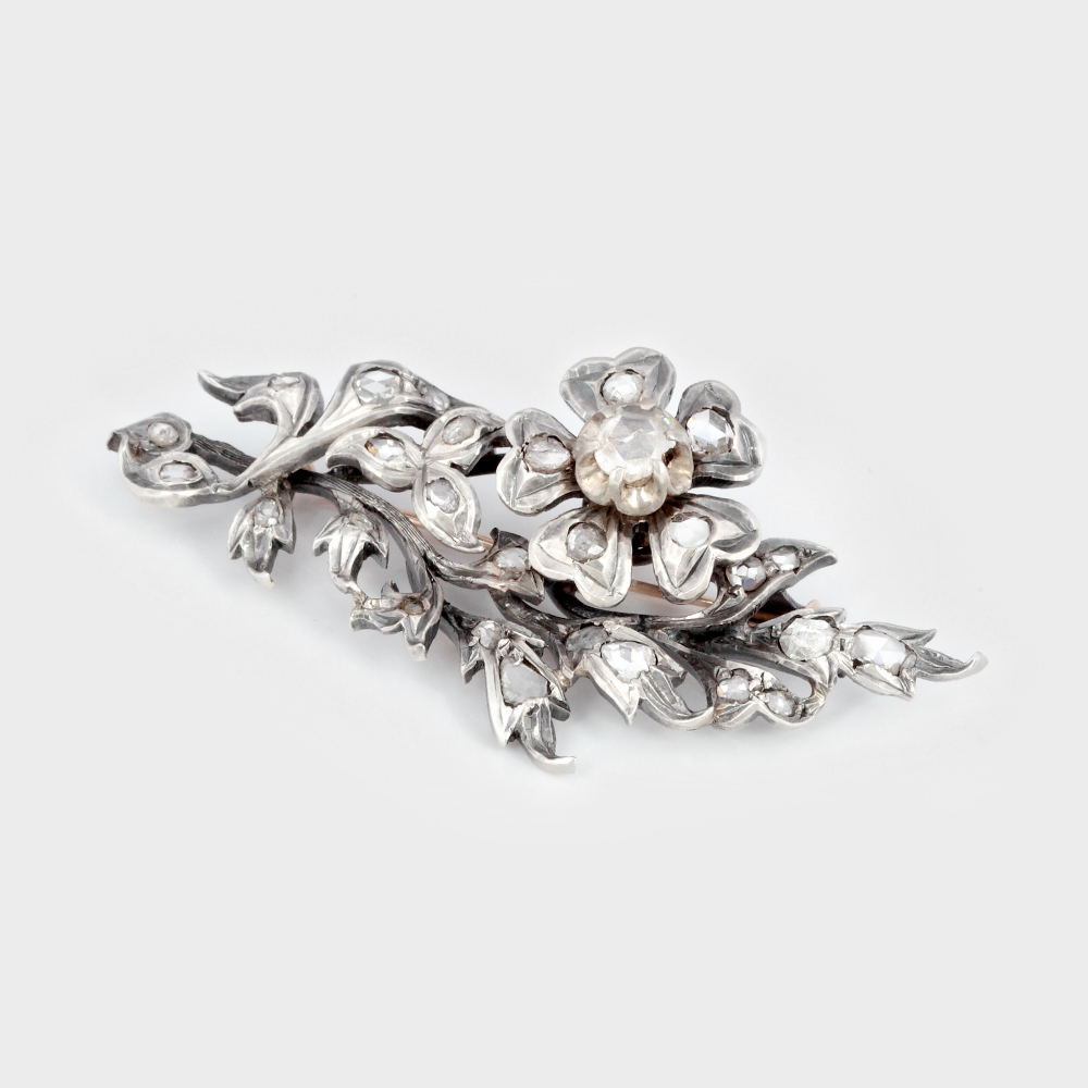 "Floare de diamant" - broşă Belle Epoque din argint și aur, pavată cu diamante