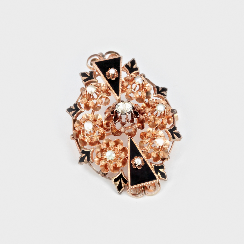 Pandantiv-broşă florală din aur, decorată cu perle și diamante, cca 1920