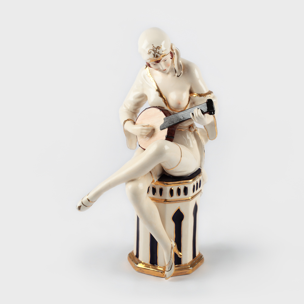 "Curtezană" - porțelan Royal Dux, stil Art Deco, cca 1930