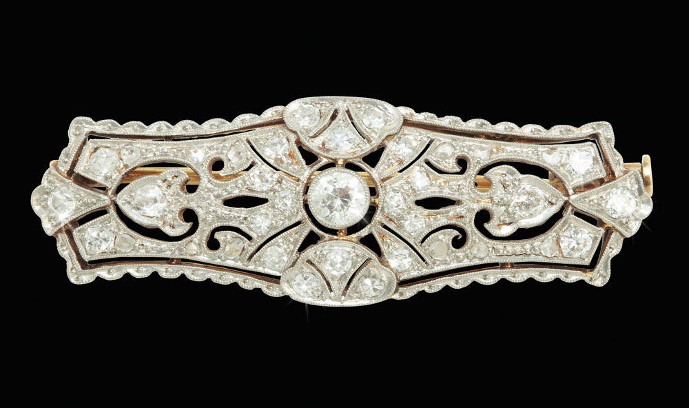 Broşă din aur, platină şi diamante, decorată în manieră Art Deco