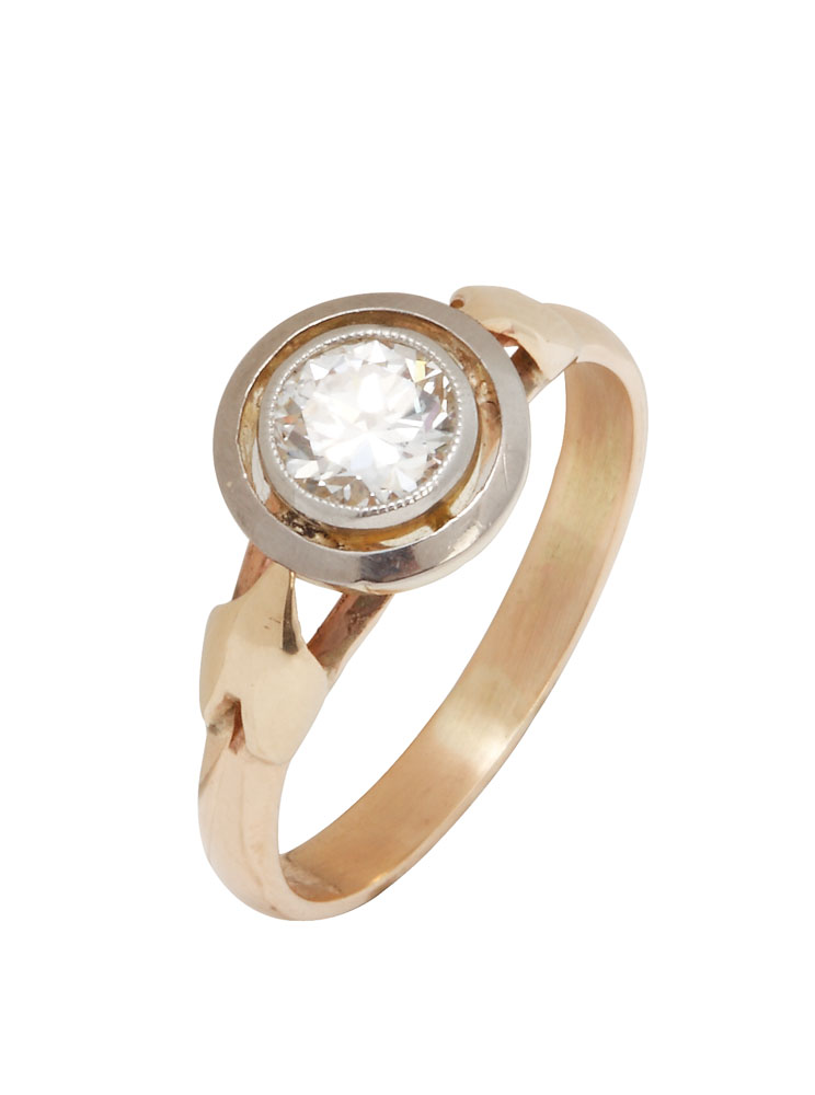 Inel "solitaire" din aur şi platină, decorat cu diamant