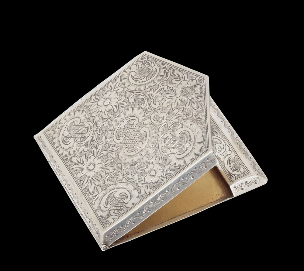 Port-bonheur austriac din argint, decorat în maniera Rococo, cca 1922 