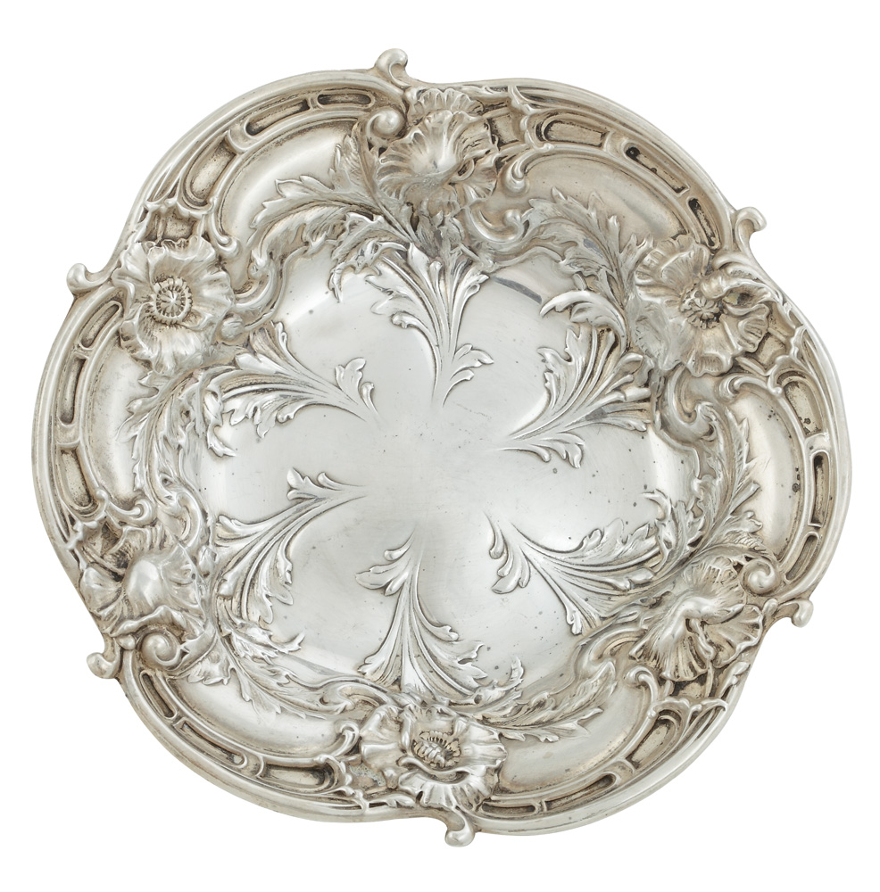 Bombonieră din argint Reed & Barton, decorată în stil Rococo, 1949