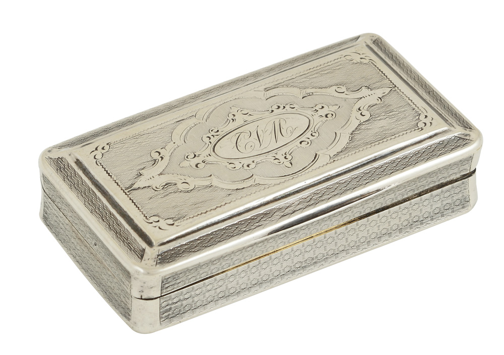 Casetă franceză din argint, gravată guilloche