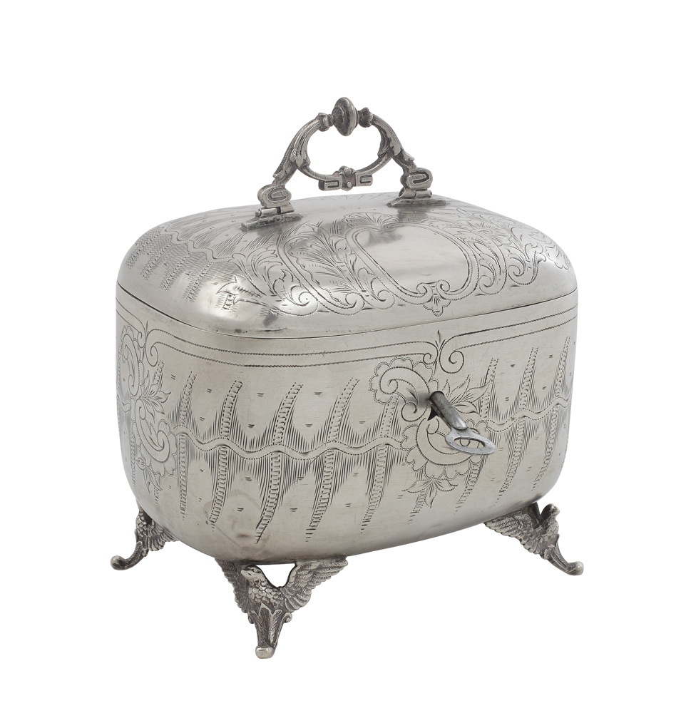 Zaharniță vieneză din argint, decorată cu șoimi și motive vegetale, cca 1880