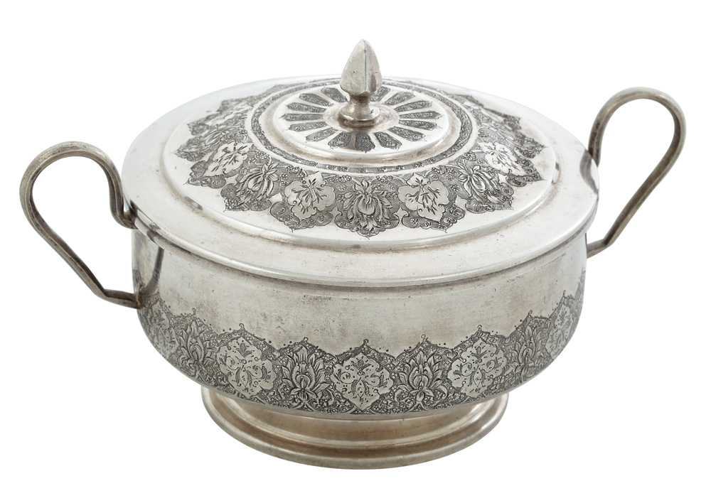 Zaharniţă din argint, cu decorații persane, cca 1930