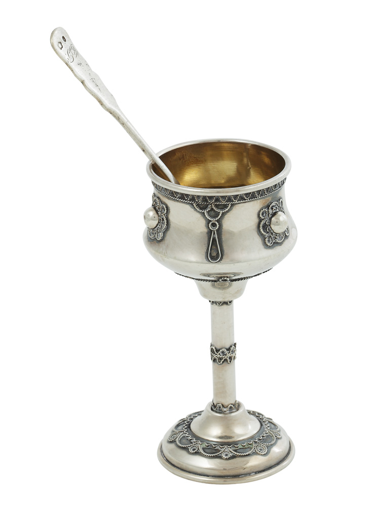 Cupă "Kiddush" cu linguriţă din argint, stil Bezalel