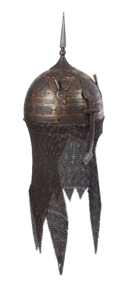 Coif de nobil persan, cu zale, decorat cu animale exotice și inscripții în limba persană veche, cu inserții de aur și argint, sfârșitul sec. XVIII