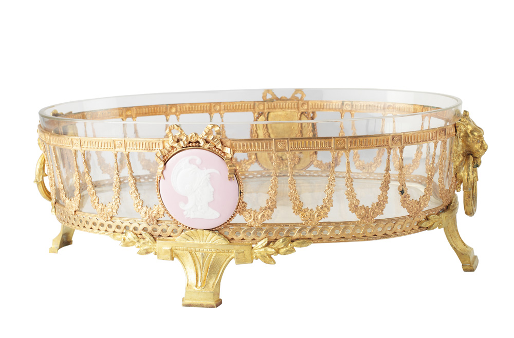 Surtout-de-table în stil Neo-clasic, decorat cu ghirlande de trandafiri, cca 1880