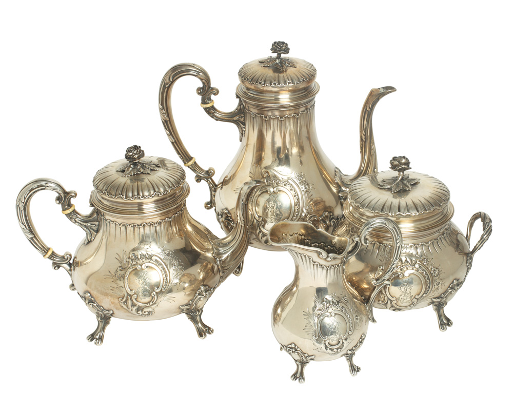 Serviciu de cafea (sau ceai), din argint, bogat decorat în manieră Neo-rococo, anii '40