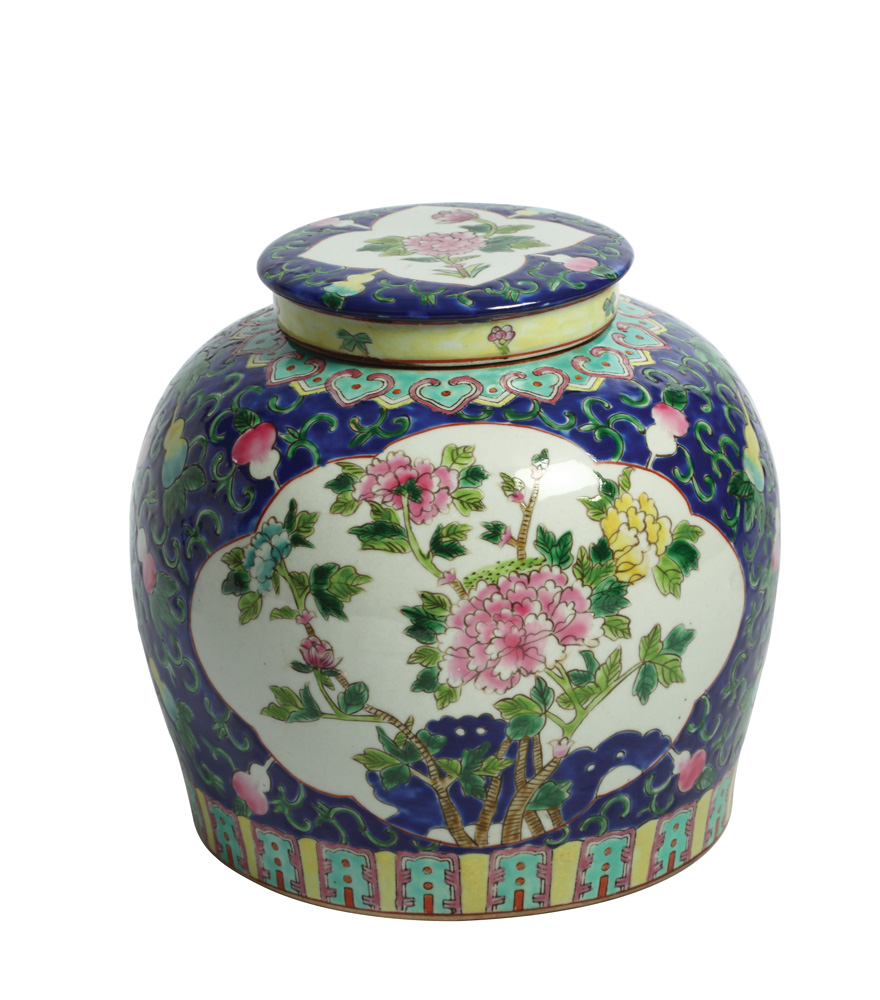 Recipient pentru ceai, decorat cu crizanteme, sfârșitul epocii Meiji