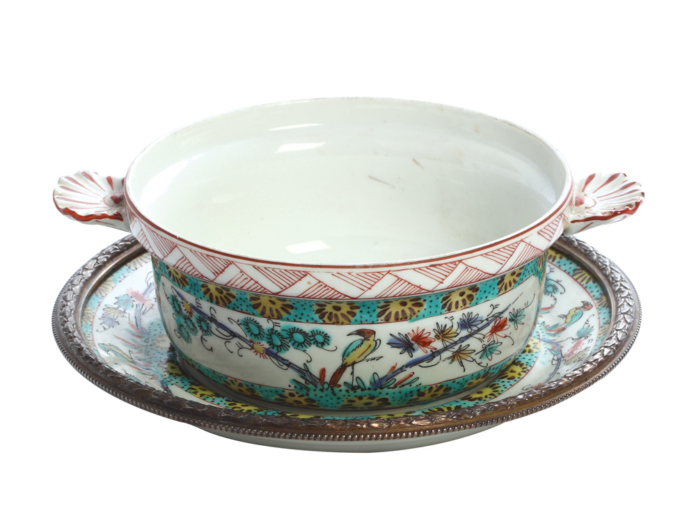 Set de servit alcătuit din bol și farfurioară, decorate cu păsări și vegetație de deltă, cca 1938