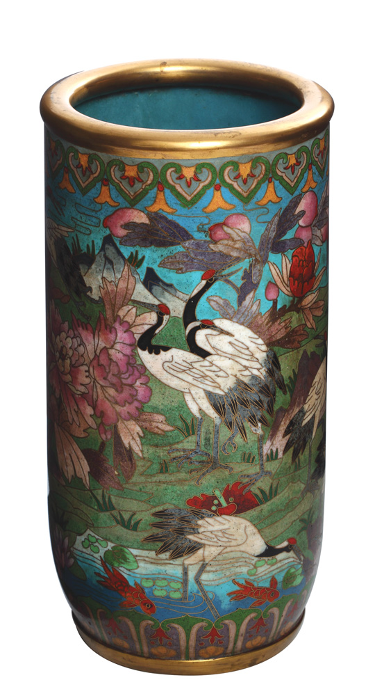 Vas cloisonne decorat cu cocori, pești exotici și bujori