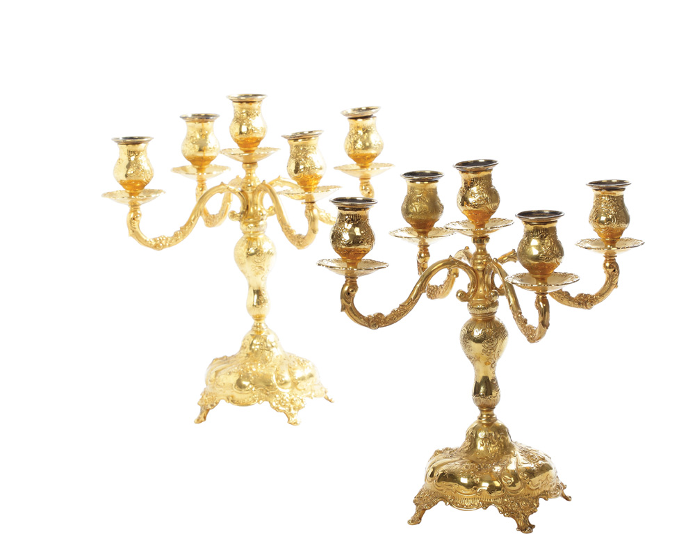 Pereche de sfeşnice, din argint aurit, bogat decorate în maniera Rococo-ului vienez