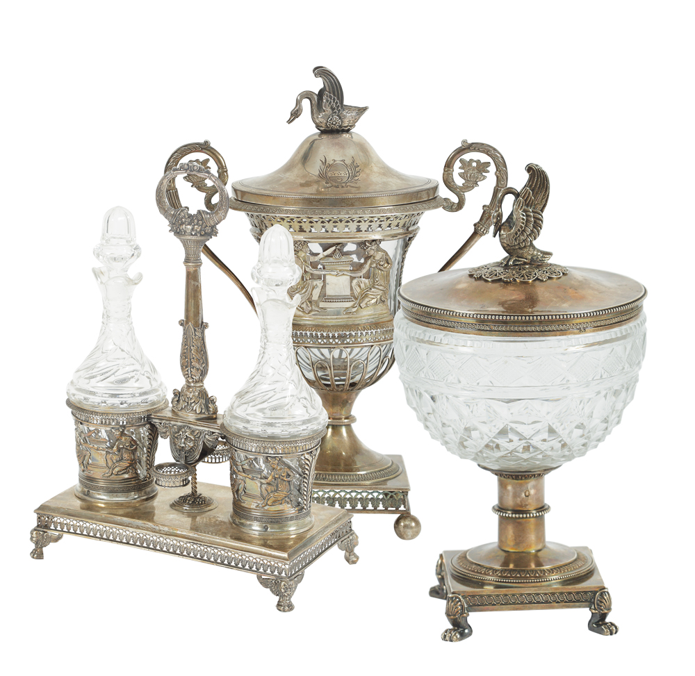 Set alcătuit din olivieră, zaharniță și bombonieră, din argint, stil Empire, decorată cu lebede