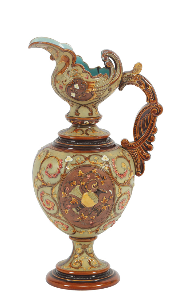 Carafă austriacă, decorată cu păsări măiastre, cca 1880