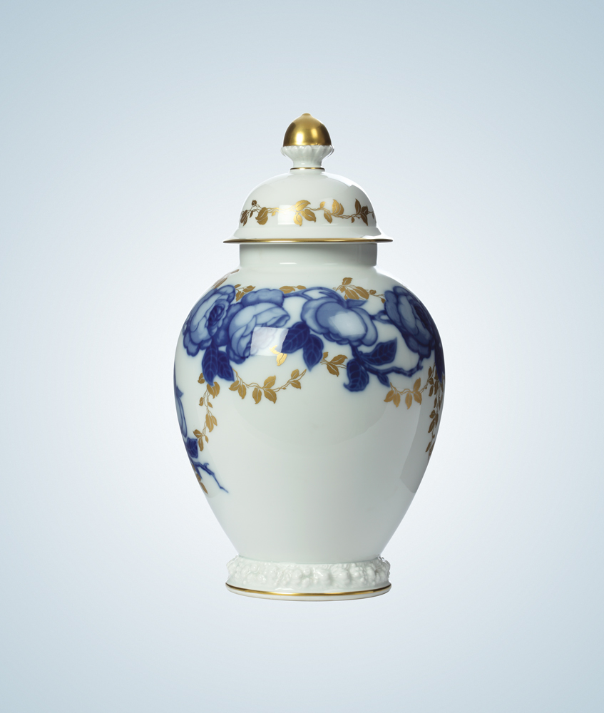 Vas Rosenthal cu capac, decorat orientalizant cu trandafiri și aur, cca 1930