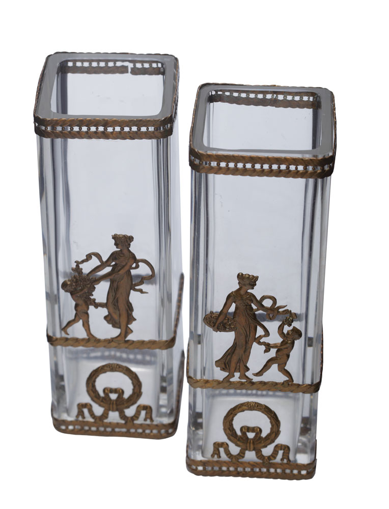 Pereche de vase de cristal, stil Regency, decorate cu nimfe
