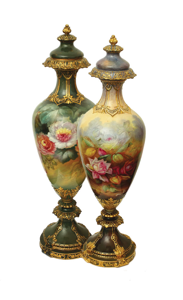 Pereche de vase decorative pictate