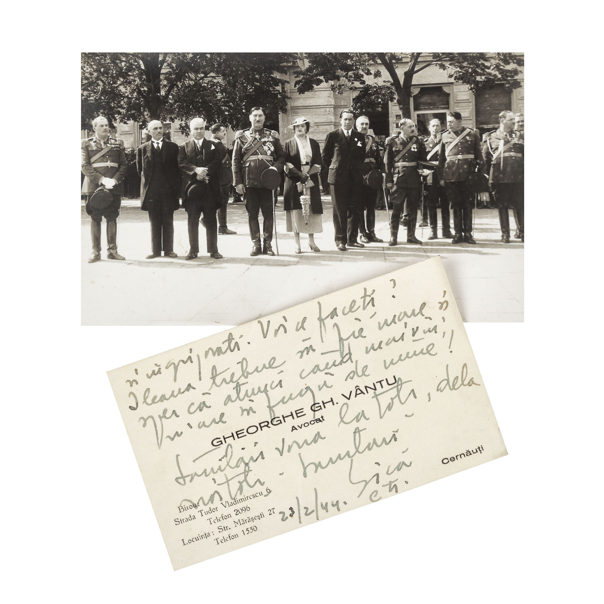 Lot format dintr-o fotografie ilustrându-l pe avocatul Gheorghe Gh. Vântu, prefect de Cernăuţi, cu ocazia unei festivităţi şi cartea de vizită a acestuia cu însemnare olografă, cca. 1940