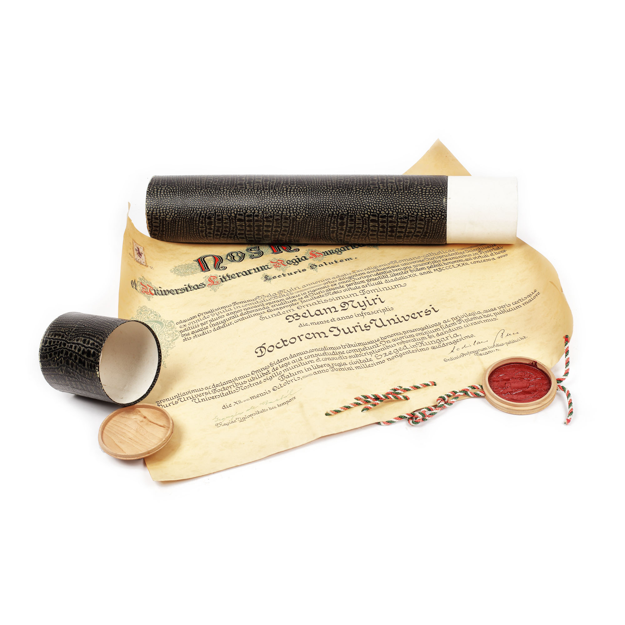 Diploma pentru acordarea titulului de doctor în drept, acordată lui Béla Nyíri de Universitatis Litterarum Regia Hungarica Francisco Josephina, latină, Szeged, Ungaria, 12 octombrie 1940, însoțită de etui și sigiliu