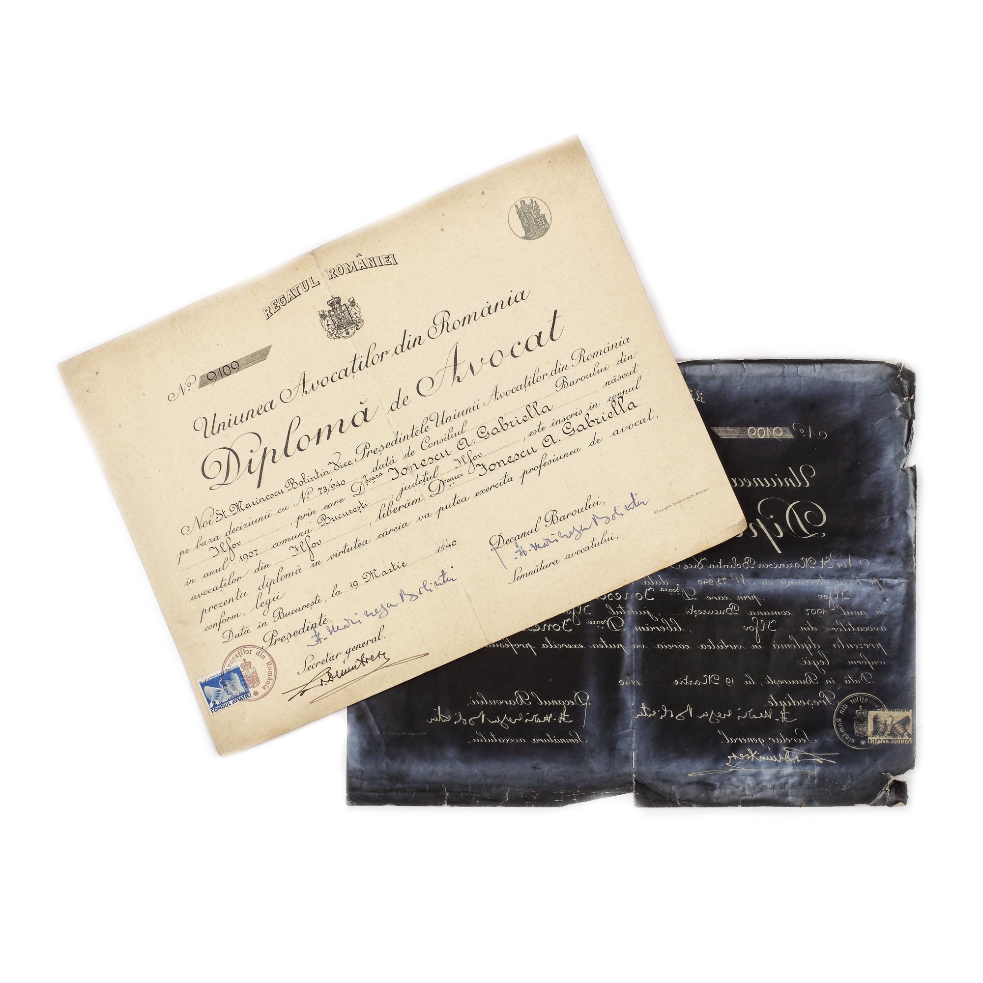 Lot format din "Diplomă de avocat", acordată domnişoarei Ionescu A. Gabriella şi negativul acesteia, Bucureşti, 19 martie 1940