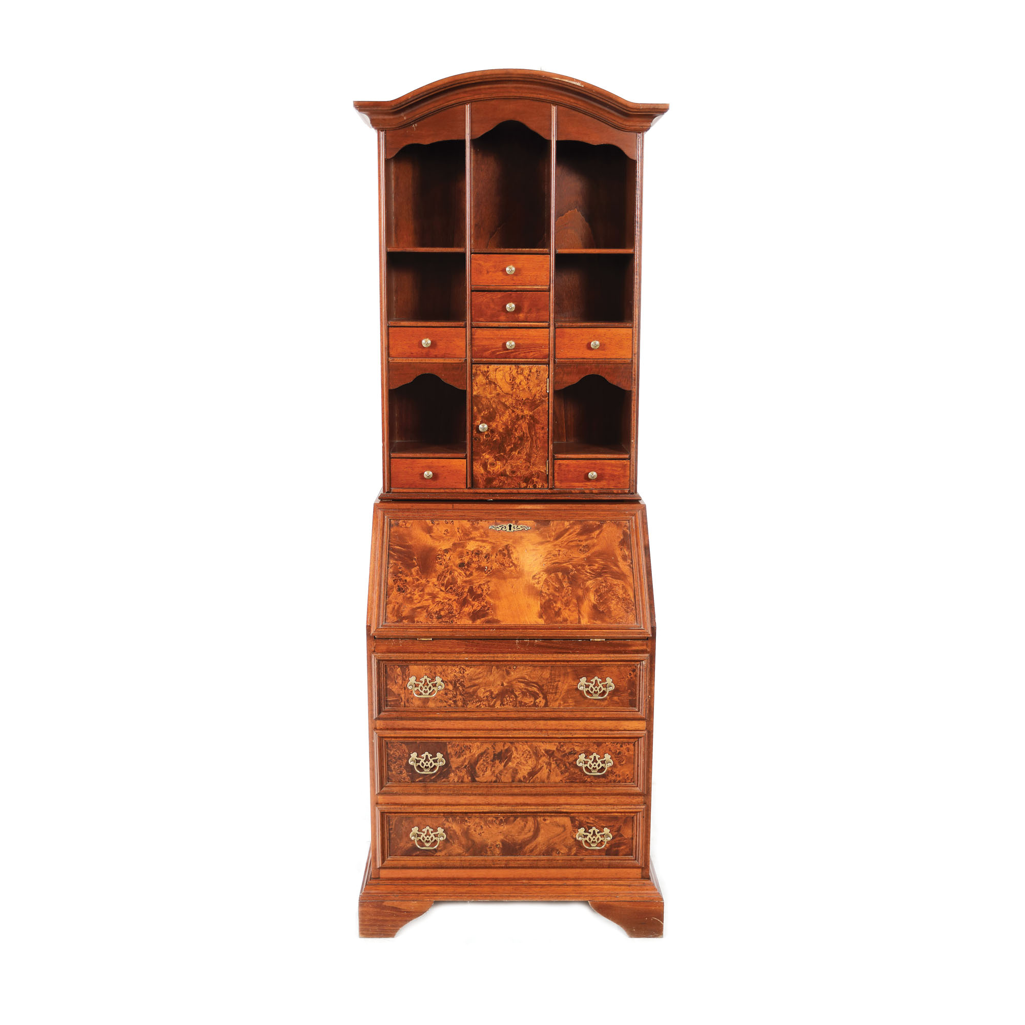 Cabinet în manieră Queen Anne, cca. 1930, provine din colecția actriței Stela Popescu