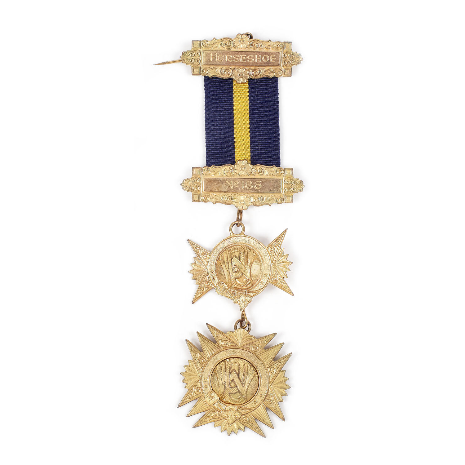 Ordin masonic al ”R.A.O.B.”, prezentat lui J.A. Robins de către loja ”Horseshoe” nr. 186, pentru funcţia Worthy Primo, cca. 1974