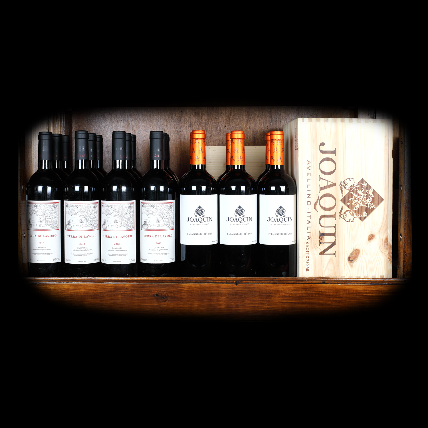 Lot de 18 vinuri din zona Campania, Italia